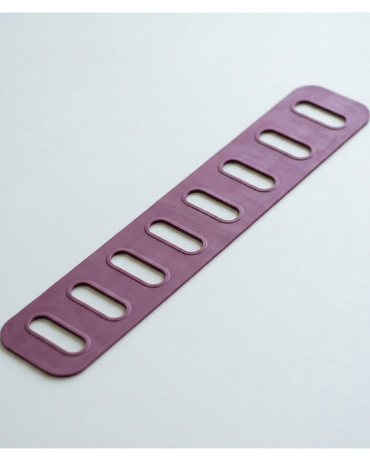 Plvfd Eight-Slot Flat Latex Stretch Band 150 cm Plum - Lifestyle view