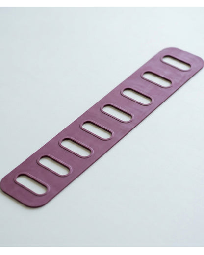 Plvfd Eight-Slot Flat Latex Stretch Band 150 cm Plum - Lifestyle view